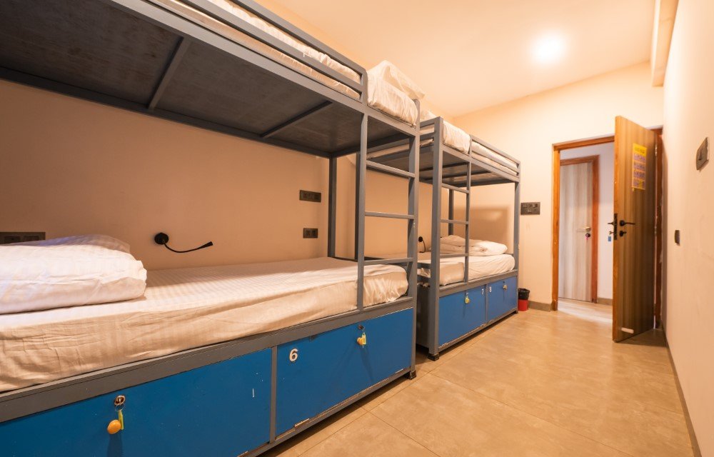 La Roche Poshtel 10 Bed Mixed Dorm Image