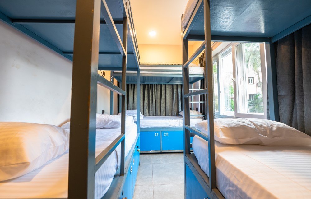 La Roche Poshtel 6 Bed Mixed Dorm Image