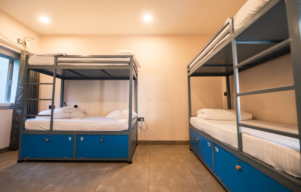 La Roche Poshtel 4 Bed Mixed Dorm Image